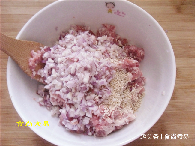 此款馅饼超简单,不用酵母,不用烫面,香软有嚼劲,百吃不腻