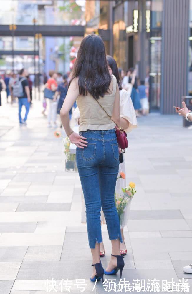 穿搭 极品美女确认过眼神,牛仔裤穿搭能给你想要的美