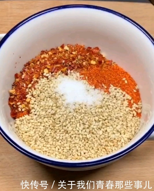 炸辣椒油,直接泼热油是大错!牢记5个技巧,红亮诱人,又香又辣