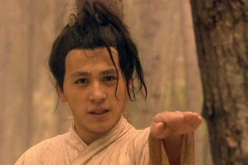 国君|千金小姐见家里佣人长太帅，与其私定终身，一年后，佣人成了国君