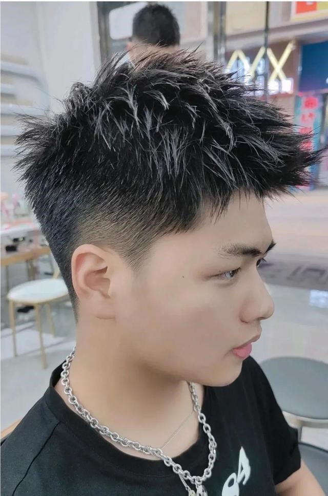 头发 2021发型别乱剪,又帅又时尚男发来了,想换发型看过来!