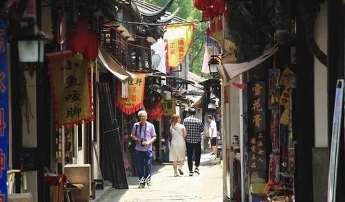 吴道子|中国名字最难念的古镇，你肯定第一次见，风景绝佳还没门票