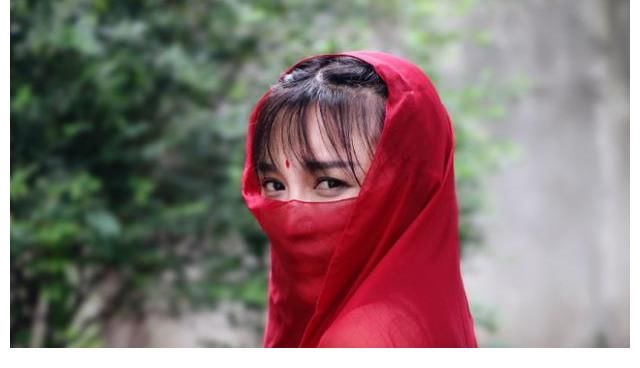 社交平台|李子柒不是明星艺人，她成名后吸引了观众，结果在社交平台发文