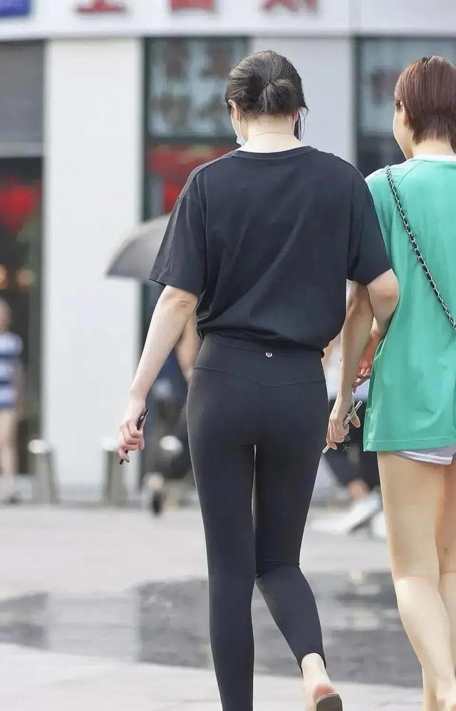 穿上打底裤展现唯美气质，穿出韩范的味道