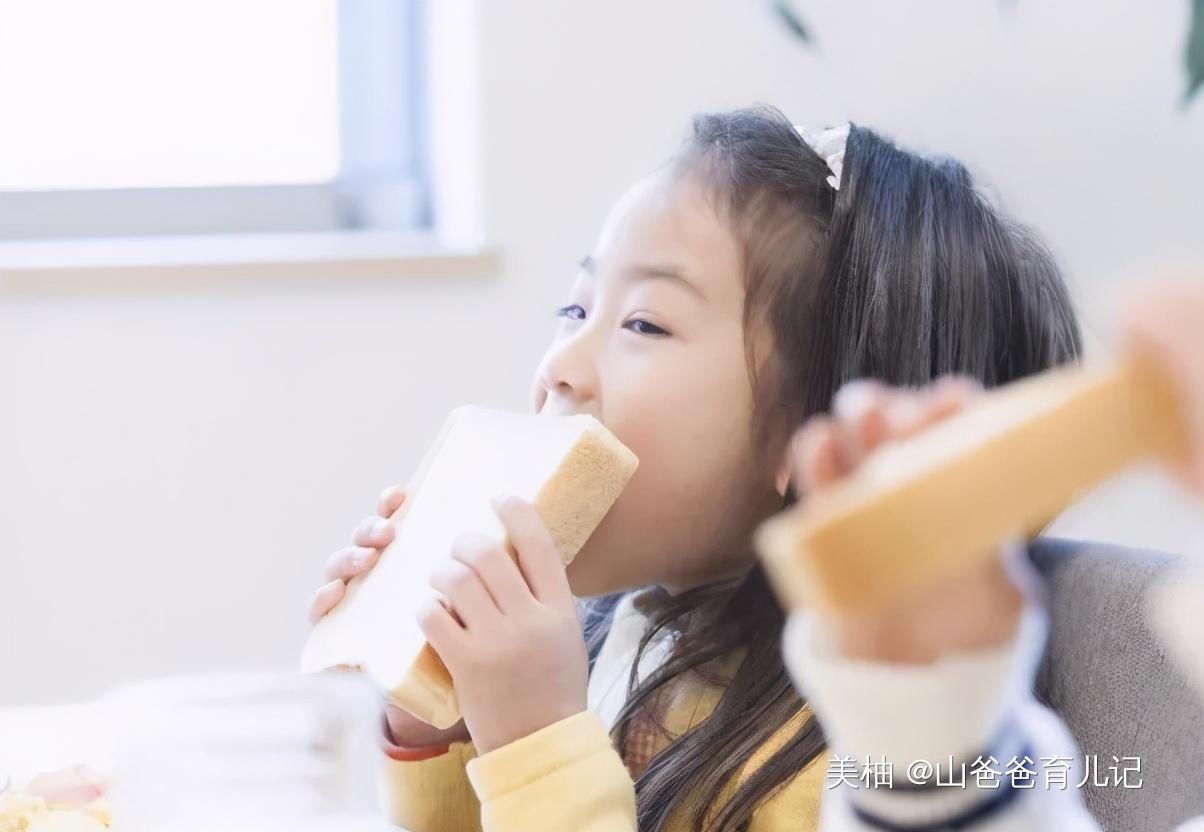 营养|家长不知道的几种“害娃”早餐，没营养还一直喂，别再给娃做了