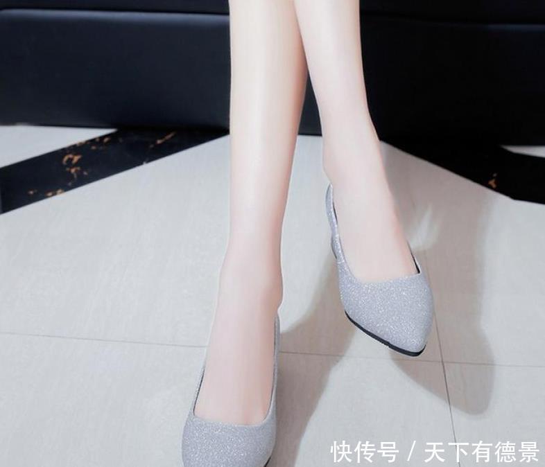 时尚 露趾细跟高跟鞋,凸显柔美风情,不经意间流露文雅范儿