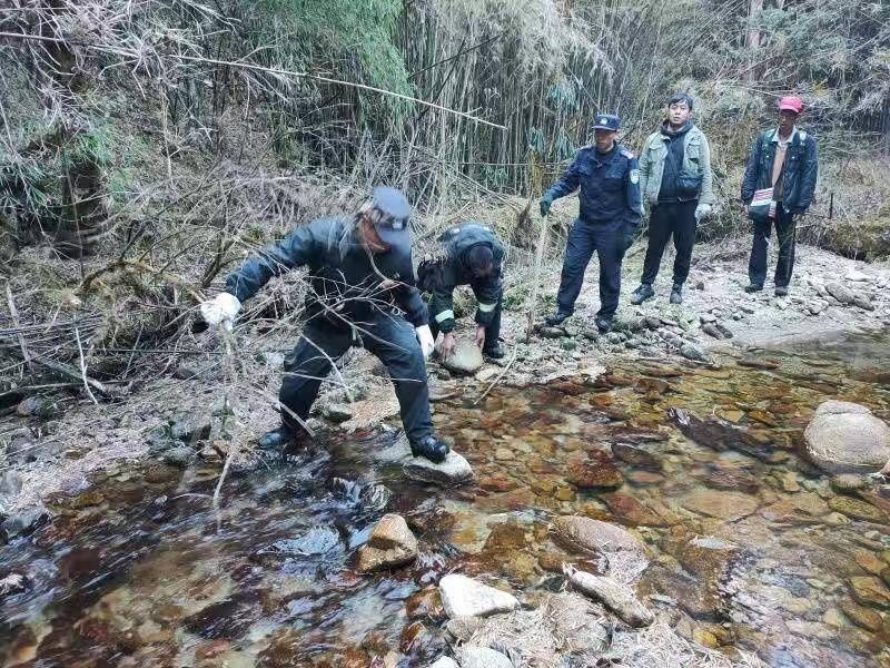 守护|19小时，徒步高黎贡山50公里！只为守护边境安全无虞