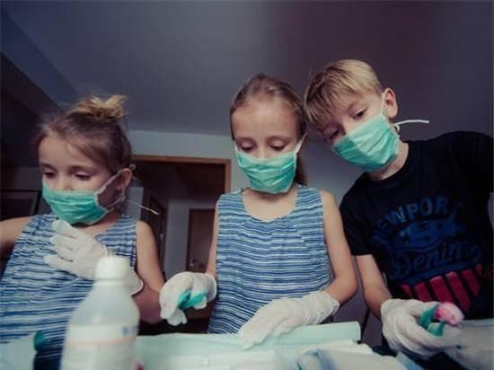 接娃|'妈妈,没人一起玩怎么办',家长如何应对,决定孩子的社交能力