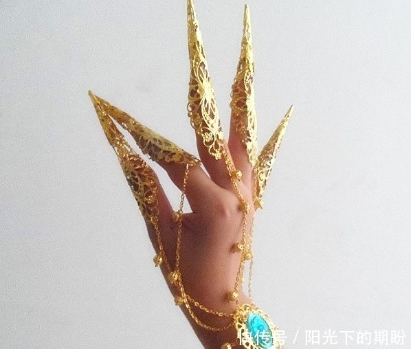 古代贵妃戴“指甲套”不只是为了好看,更厉害的原来是为了这个!
