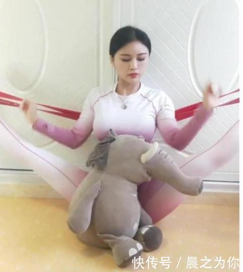 95后小姐姐健身照走红,身材娉婷袅娜惹人羡,运动的女生有魅力