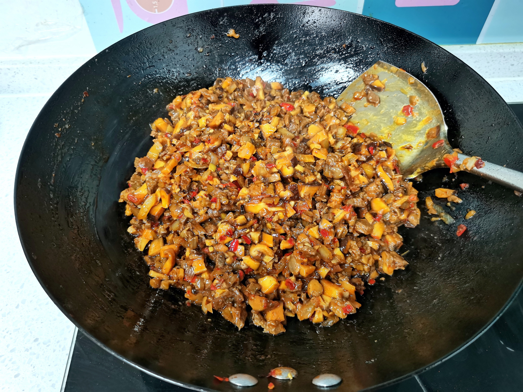 做法|面条这做法太好吃了，一人一大盘，味道香浓一周吃七次都不腻