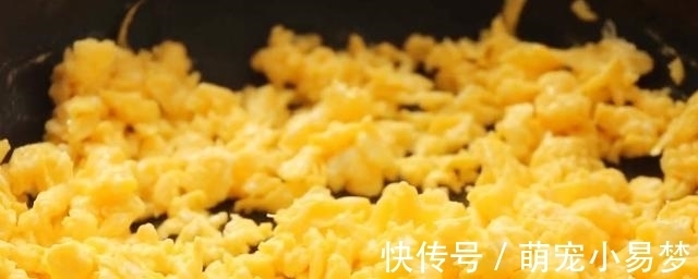我家最爱的懒人早餐饼,15分钟就搞定,又香又脆,一次能吃五个