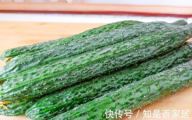 做法|腌制黄瓜条时,别只会加盐了,40年大厨教你秘制做法,香脆好吃