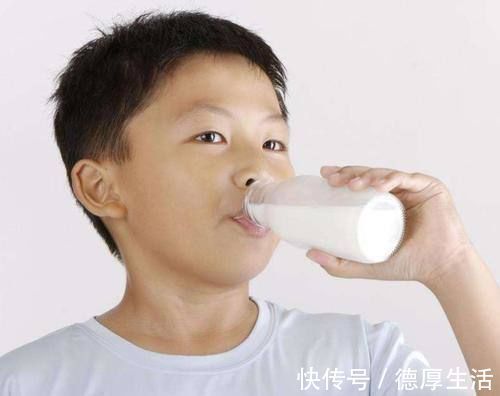 牛奶类|11岁男娃半年长高15厘米，医生：坚持常吃3物，孩子长高个并不难！