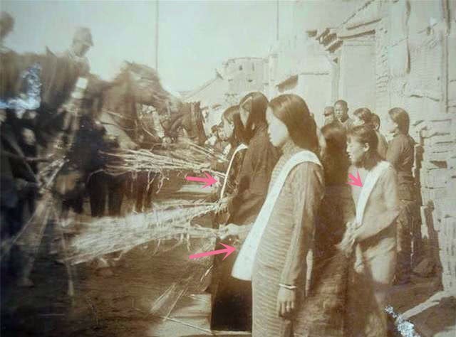 镜头|镜头下真实的日本鬼子，图3砍下抗日英雄头颅，图5给日军喂马的女汉奸！