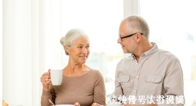 海鸭蛋|5种适合中老年人的零食,营养高好吸收,无聊时边吃边养身