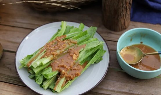  别小瞧油麦菜，这几种做法下饭下酒都不错！