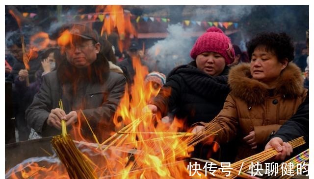 生辰八字|农村俗语：“男占三八是秀才，女占三八必寡”，三八是什么意思？