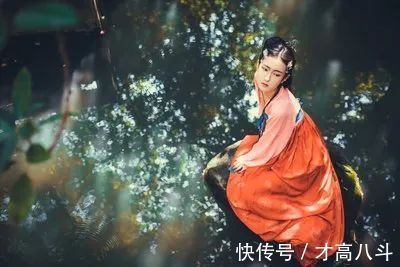 教坊&薛涛这首诗,透着悲壮和苍凉,最后一笔柔媚无限,令人拍案叫绝!