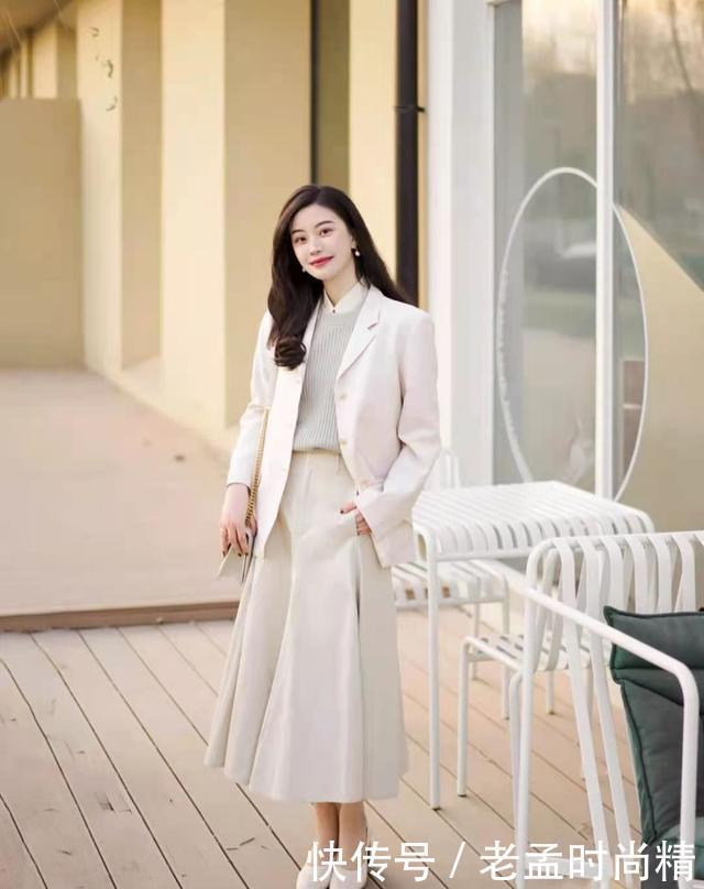 针织衫+半身裙早春万能穿搭公式, 时尚洋气, 关键还显瘦