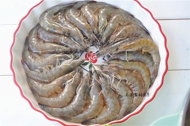 中秋|周末，招待朋友吃火锅，夹菜那一刻，大家惊呆了：这火锅，绝了