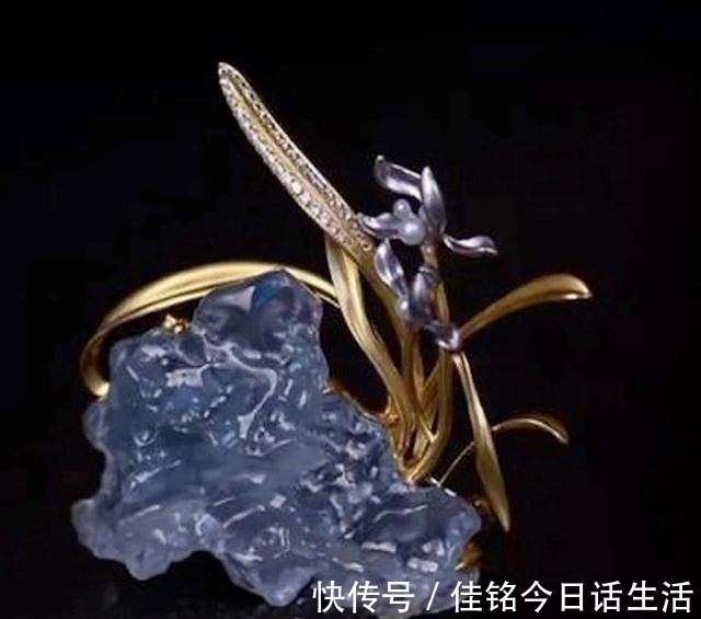 彩云追月@现代翡翠设计,颠覆想象,美不可言!现代翡翠设计,颠覆想象,美不可言!