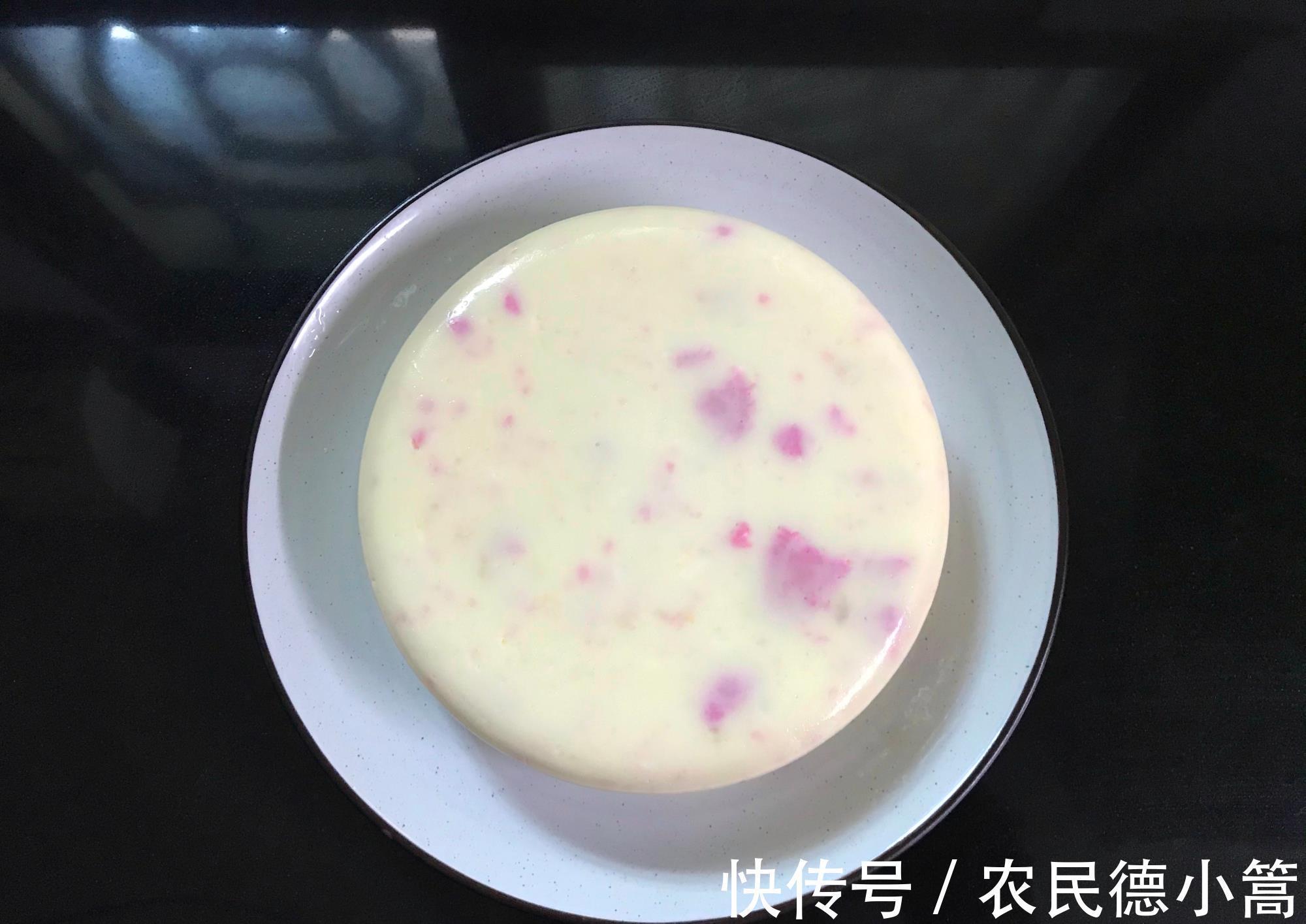 奥利奥|牛奶新吃法，倒锅里筷子搅一搅，冰凉Q弹，比淇淋简单还好吃