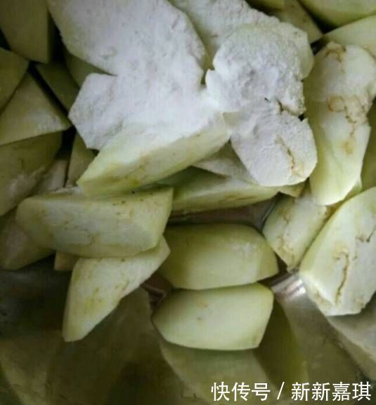 一根茄子、一个土豆、一根尖椒,就能做出不比肉菜差的地三鲜