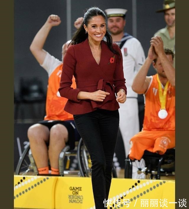 紧身裤|梅根越来越高调, 再穿红色却很显白, 搭配紧身裤和新发型美得惊艳!