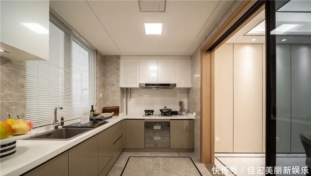 豪宅|95后小伙子的“豪宅”，165㎡新中式之家，水墨乘风，叫人佩服