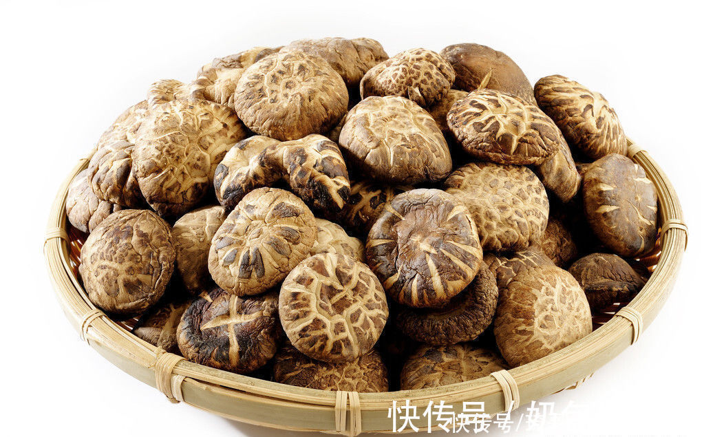 维d|买香菇,挑大的还是小的?牢记“3买3不买”,谁也不敢忽悠你