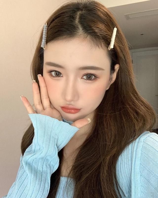 发夹|发夹怎么夹头发,这样做简单又好看,适合手笨的姑娘