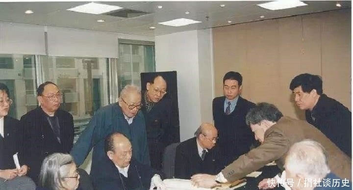 他祖上是满清大官,给美国无偿捐献了183件古董,却拒绝祖国购买