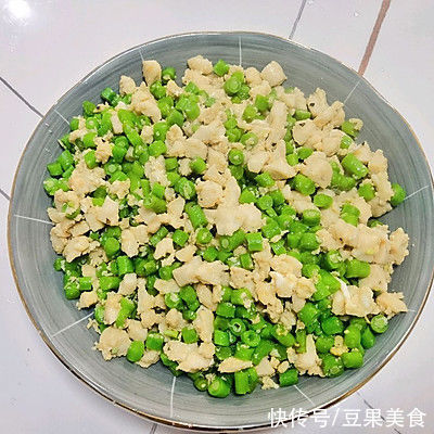 鸡胸肉|原来做好吃不胖的鸡胸肉炒豆角！！！这么简单