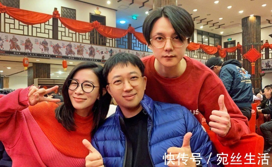 中餐廳|這才是真正的頂流!摔一跤竟成熱搜,于正捧紅自己有無奈也有必然