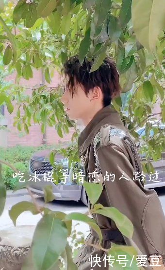 小甜歌|「TFBOYS」「新闻」210808 王源抖音更新一则，用源式小甜歌演绎你的心动名场面