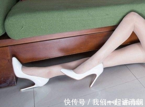 气质感|性感的细高跟设计,凸显出时尚的气息