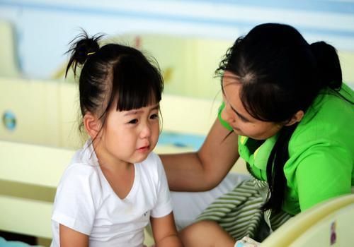 孩子|孩子咬指甲的毛病可能不是缺营养,两种心理诱因,家长需自查