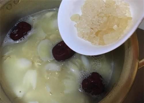 睡眠时间|晚上睡不着，早上起不来，常吃“助眠冠军”，沾枕睡，无梦到天亮