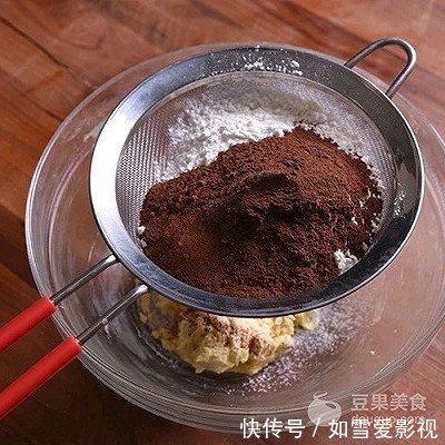 巧克力|集酥松的奶油和香醇的巧克力于一身,它就是巧趣多饼干