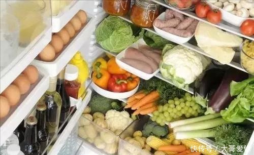 堪称|医生直言:冰箱里1种食物,堪称皮肤“灾星”,再喜欢也要扔掉