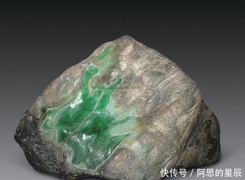 翡翠款式众多,如何挑选合适自己的呢?选购时这几种心态不能有