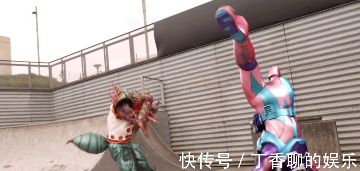 滑板|假面骑士Revice:滑板踢+倒立旋转踢,Exaid形态上线,果然是天才玩家