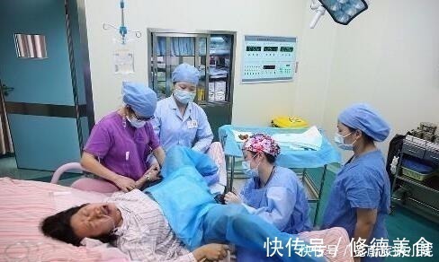 家属|产妇在进产房前,偷偷塞给医生一张“小纸条”,让其他宝妈泪流