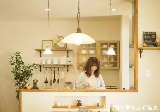 翻倍|日本人真聪明,厨房这样一改,操作台面干净整洁,内部收纳翻倍!