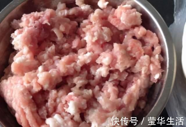 白菜馅饺子,别再加盐杀水了,多加1个步骤,白菜不出水,鲜味足