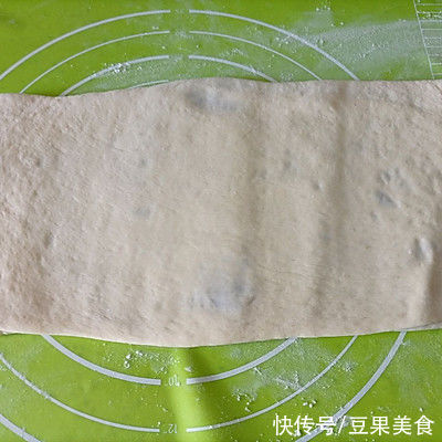 烤箱|#一口新年味，全家享佳味#紫薯大理石吐司间包