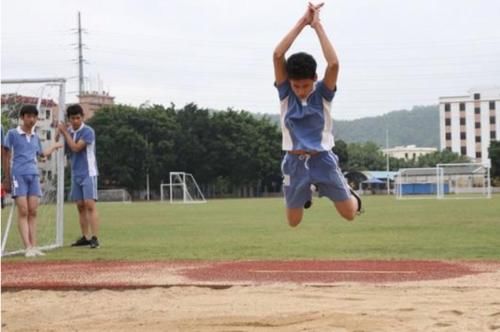 学生们|教育局下发通知，“体育”不纳入升学考试范围，初中生欢呼雀跃