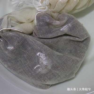 传统红糖冰粉灵魂气泡，是最适合夏天的味道