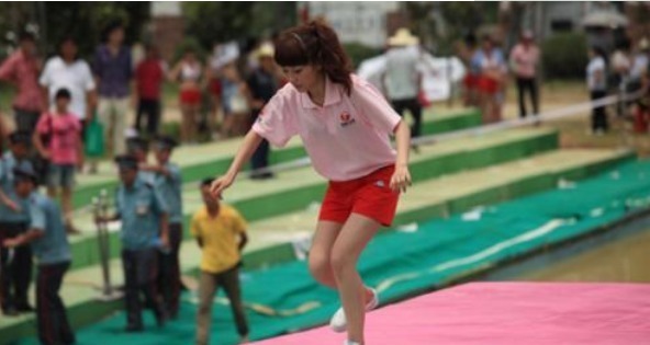 中国“最长寿”的4大综艺,快本排名第2,第1已播出30年了